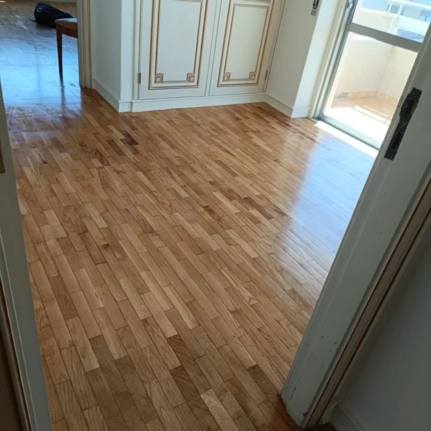 Depois — remate de soalho em vão de porta