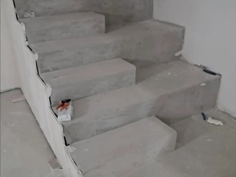 Concrete stair structure