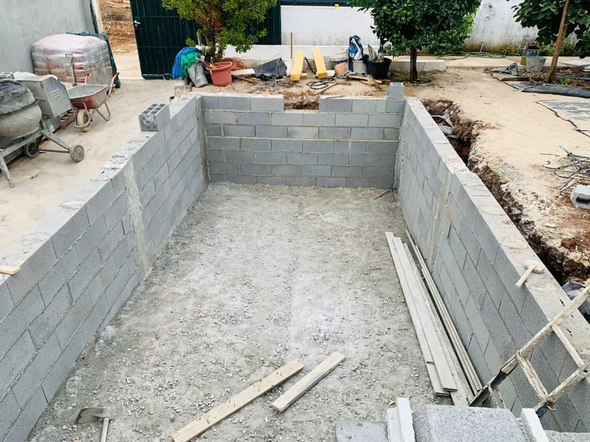Building a pool in blockwork