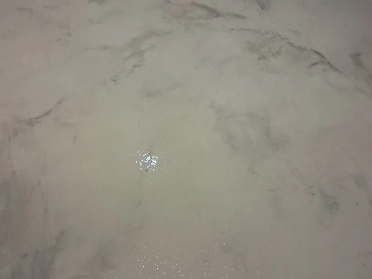 The texture of polished microcement
